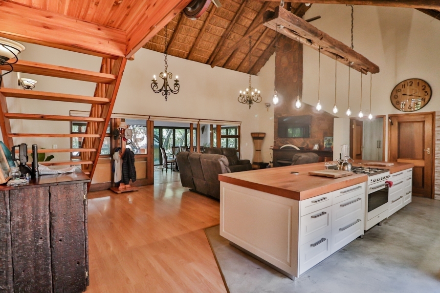 6 Bedroom Property for Sale in Lakeland North West